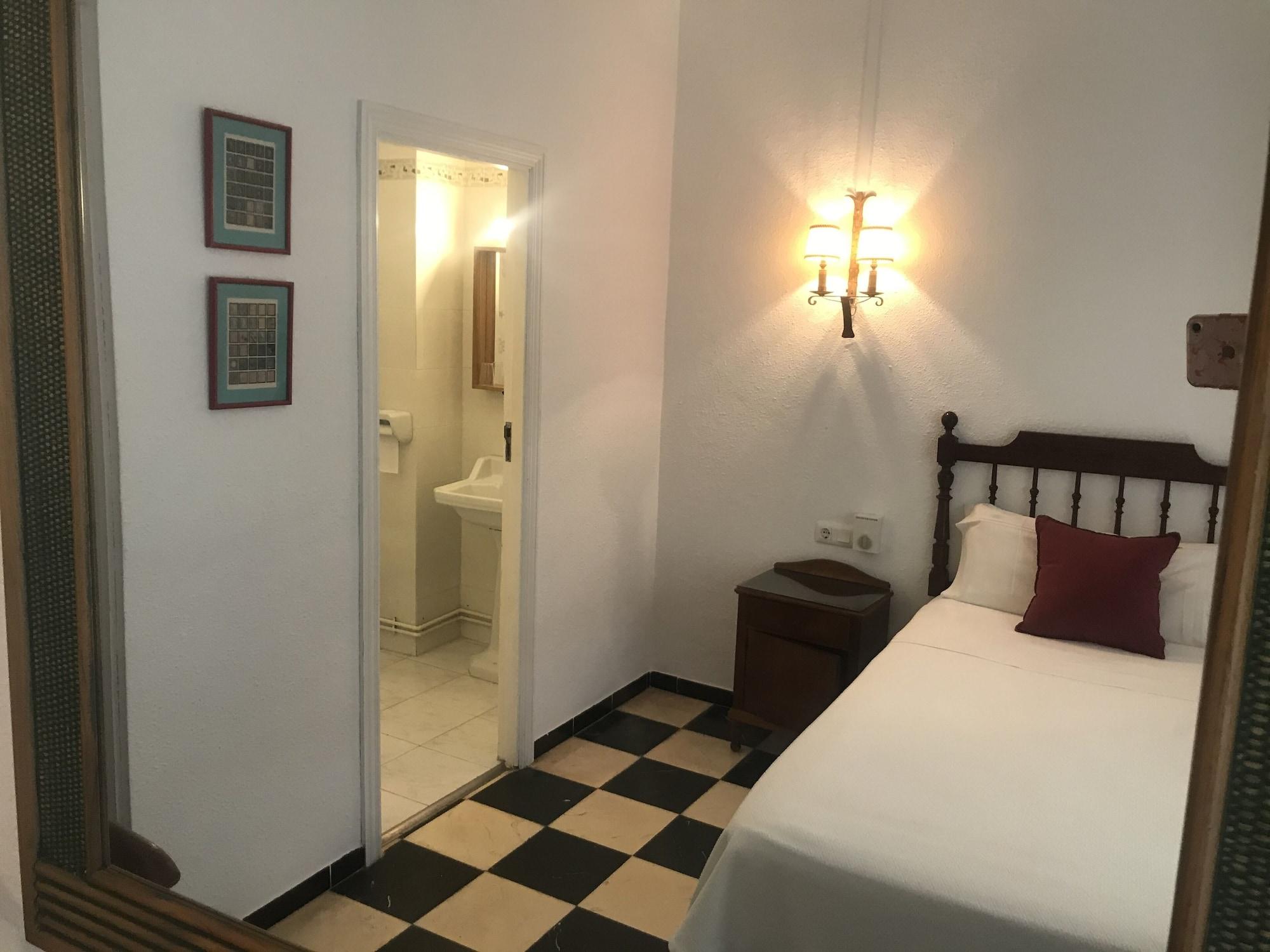 Hostal Cas Bombu 칼라 라트자다 외부 사진