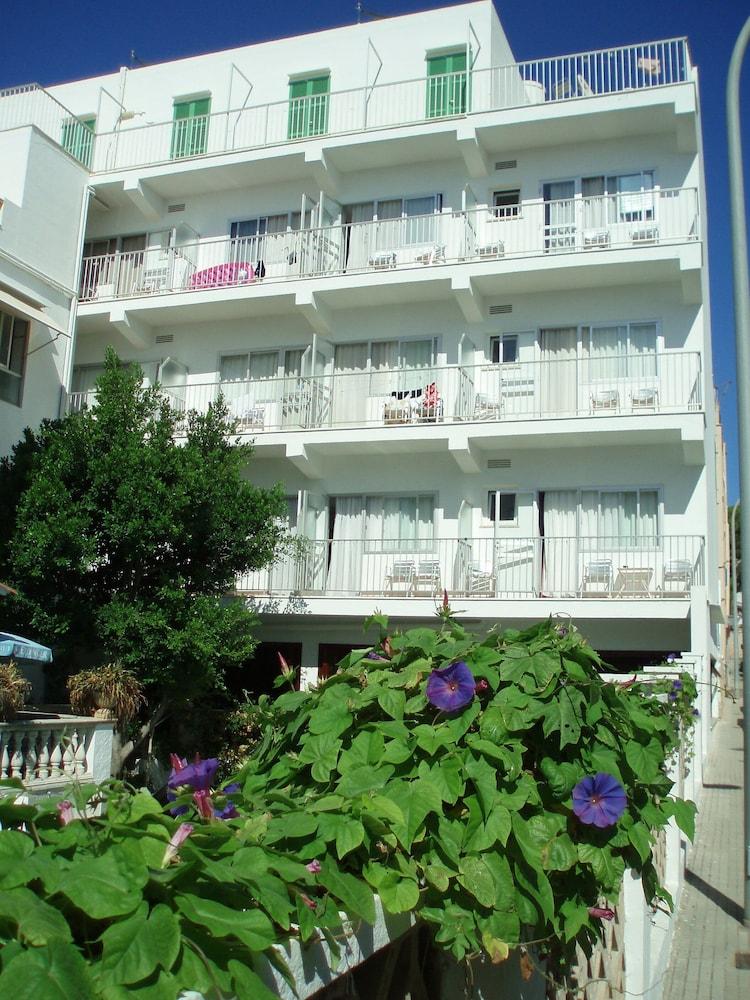 Hostal Cas Bombu 칼라 라트자다 외부 사진