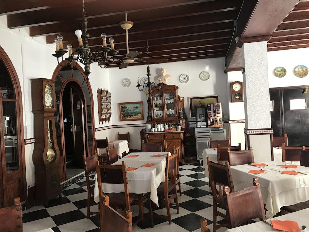 Hostal Cas Bombu 칼라 라트자다 외부 사진