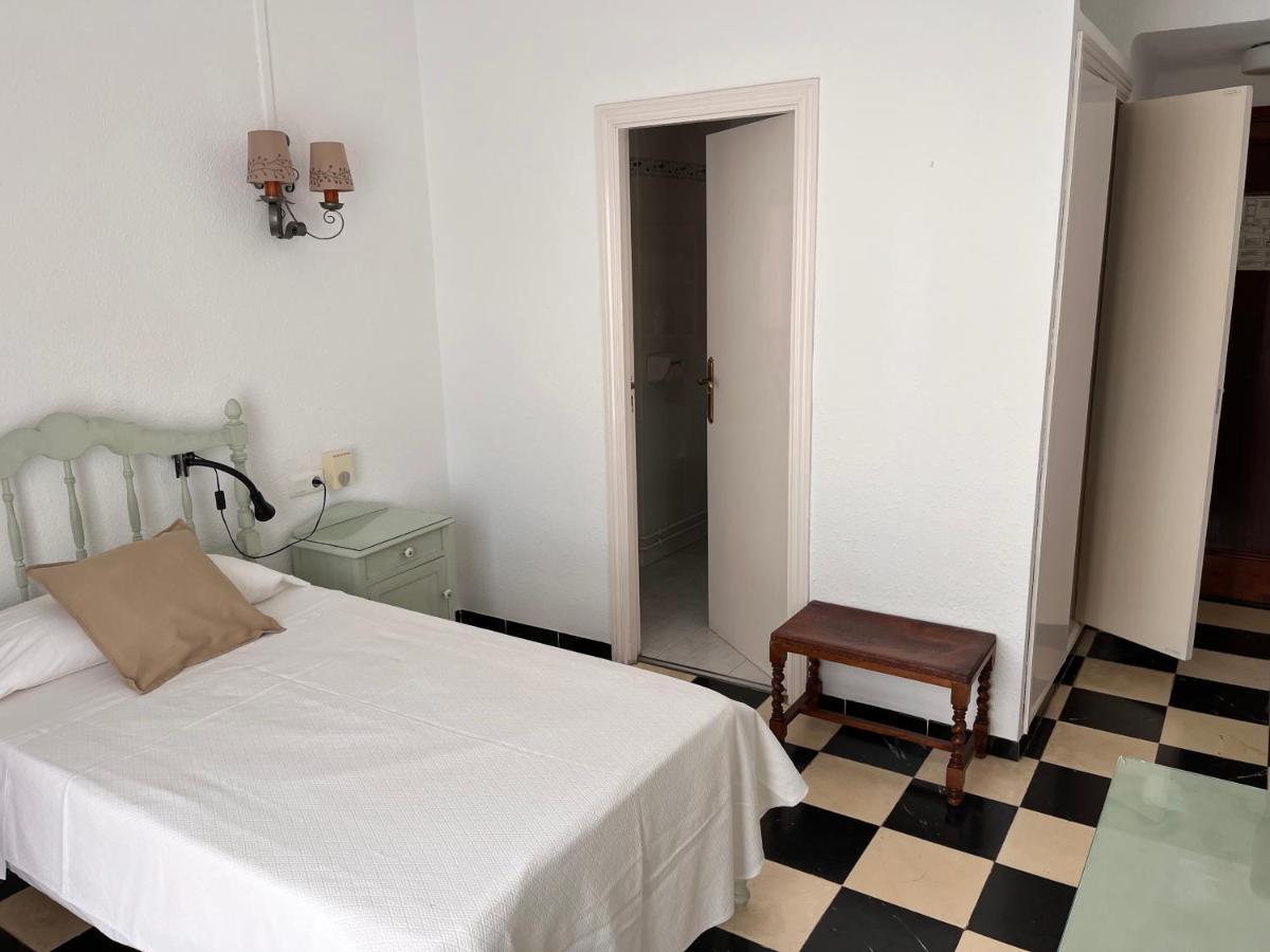 Hostal Cas Bombu 칼라 라트자다 외부 사진